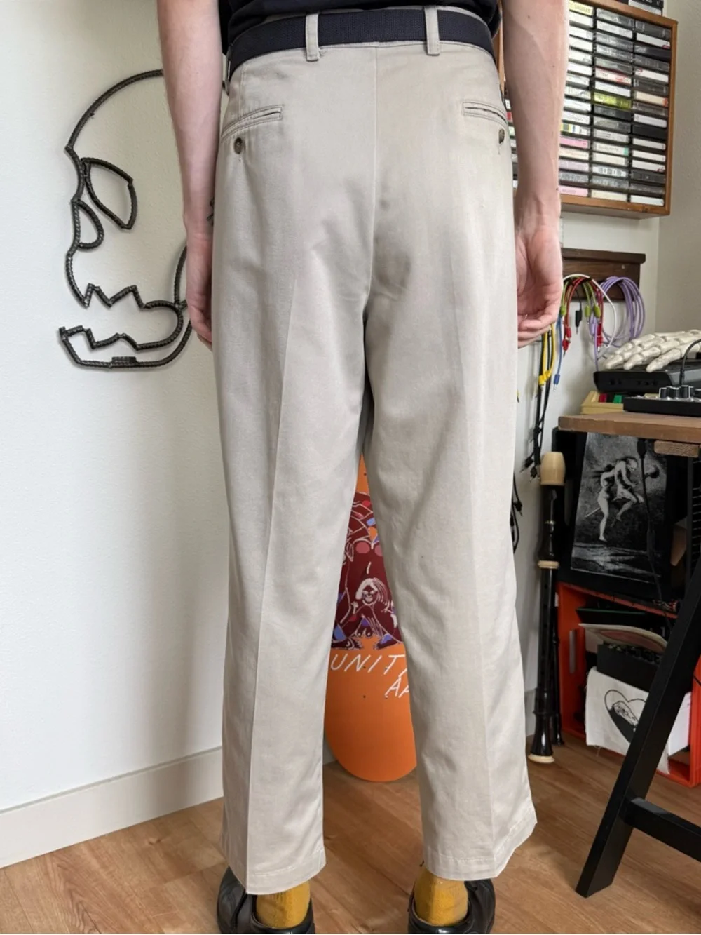 Vintage 90s Dockers Beige Pleated Trousers ~ Size 35 x 28 - Picture 4 of 8